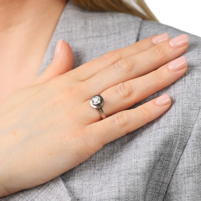 Pierścionek z białego złota 585 z brylantami 0,77 ct 2