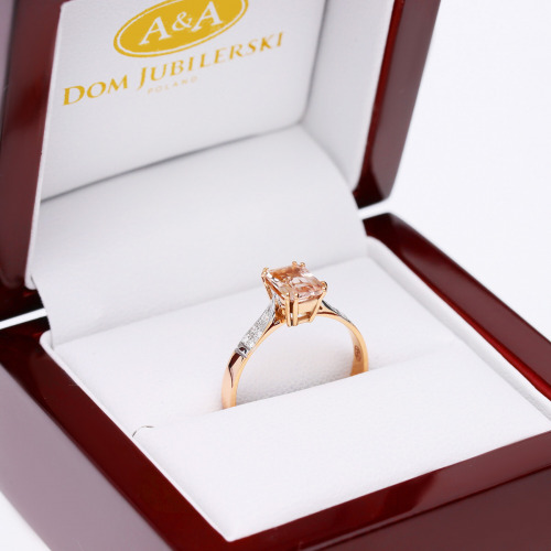 Pierścionek z różowego i białego złota 750 z morganitem 0,80 ct i brylantami 0,06 ct