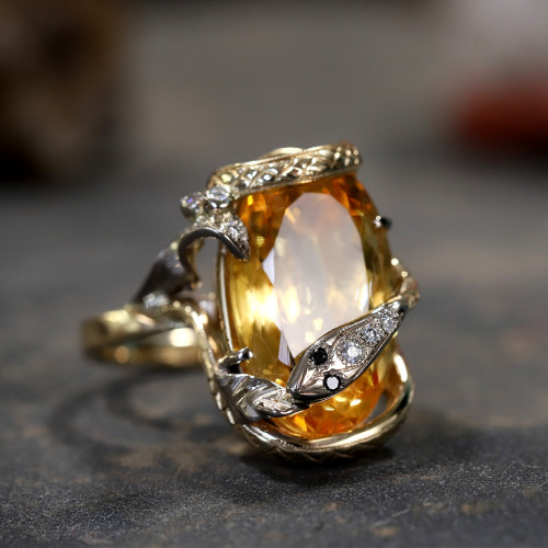 Pierścionek złoty 585 z dużym cytrynem 12,9 ct i brylantami 0,09 ct