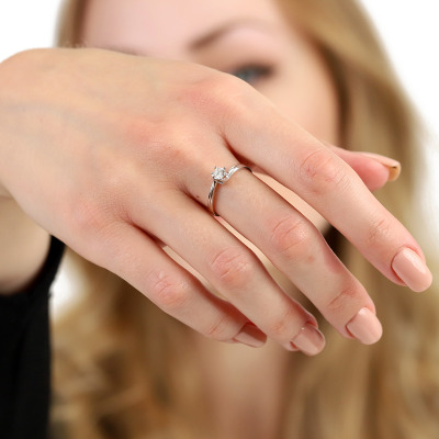 Pierścionek zaręczynowy białe złoto 585 Roma z brylantem... 2