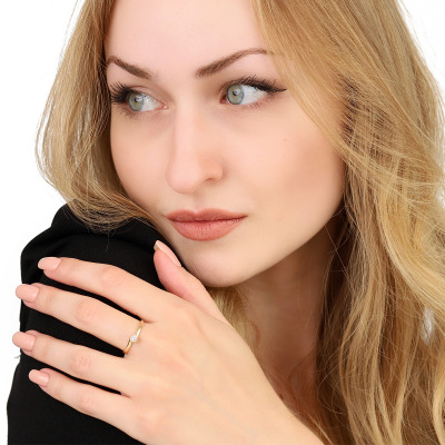 Pierścionek zaręczynowy żółte złoto 585 Roma z białym... 2