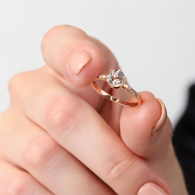 Pierścionek zaręczynowy Modena różowe złoto 585 z białym... 2