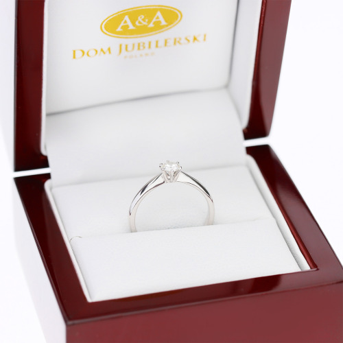 Pierścionek z białego złota 585 z brylantem 0,35 ct Si/H