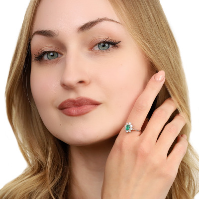 Pierścionek Venezia z białego złota 585 ze szmaragdem i... 2