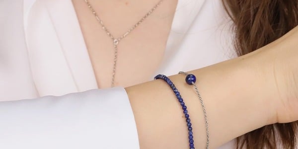 Lapis lazuli – dlaczego ten tajemniczy niebieski kamień jest tak ceniony od wieków?